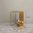 Esculturas Geométricas de Metal Dourado