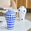 Vaso Cerâmico Azul com Padrão Geométrico