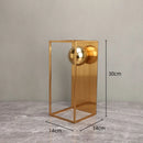 Esculturas Geométricas de Metal Dourado