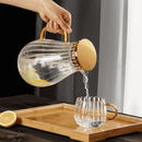 Jarra e Canecas Alegria a Mesa